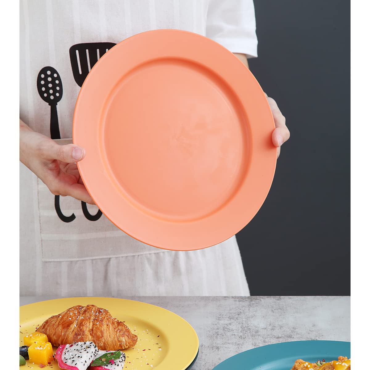 Kyraton 10 Inch Large Plastic Plates 8 Pieces, Dishwasher Safe, Unbreakable And Reusable Light Weight Dinner Plates Microwave Sa